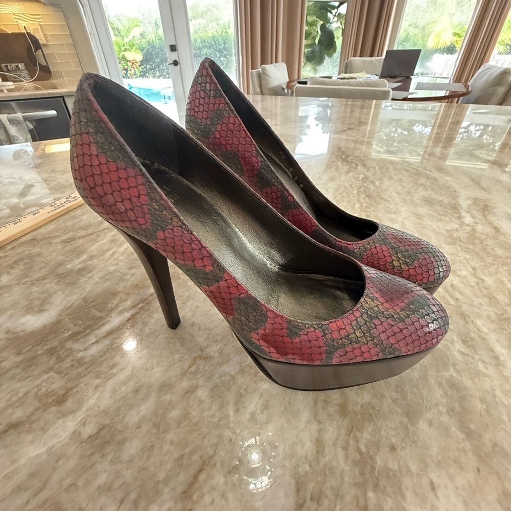 Stuart Weitzman Women's Pink and Gray Snakeskin platform Heels